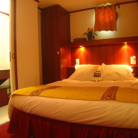 Bateau Le Phenicien Hotel Aigues-Mortes Exterior photo